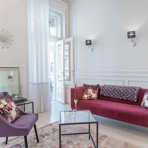 https://milano-design-apartment-city-center.inbudapesthotels.com